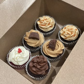 Sweet Pea Bakery - a dozen cupcakes in a box - Bakeries Near Me - Arroyo Grande, California