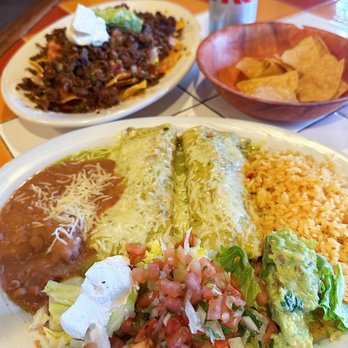 Los Bigotes De Villa - Nachos w/ steak and Verde enchilada w/ Al pastor - Mexican Near Me - Federal Way, Washington