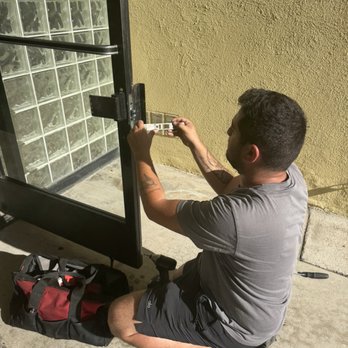 Eco Sun Locksmith - David at work - Keys & Locksmiths Near Me - Los Angeles, California Eco Sun Locksmith - David at work - Keys & Locksmiths Near Me - Los Angeles, California
