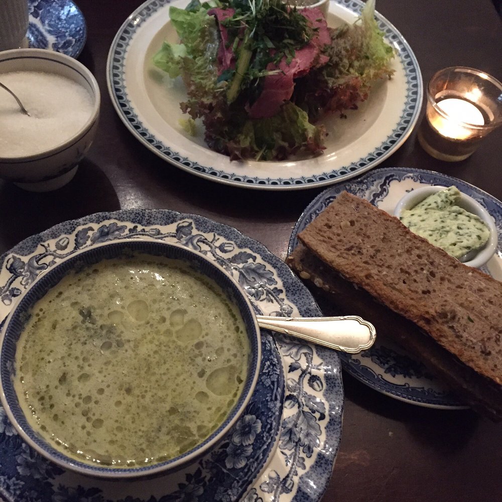 Soup of spinach/ Ham of lamb Soup of spinach/ Ham of lamb