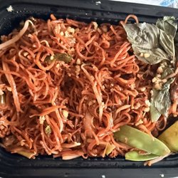 R10. Pad Thai (Beef)