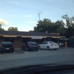 Ed's Bar-Be-Que - EAT HERE!!!