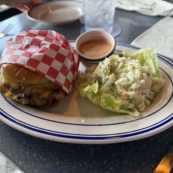 HANK’S GARAGE & GRILL - Updated April 2025 - 71 Photos & 18 Reviews