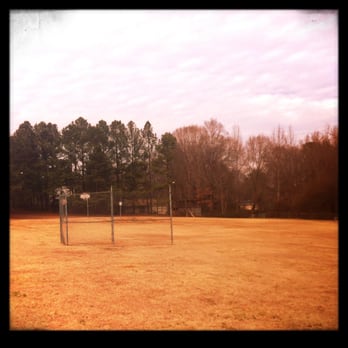 Maddox Road Park - Single soccer goal, usually you always have two, here you get what you can - Parks Near Me - Morrow, Georgia
