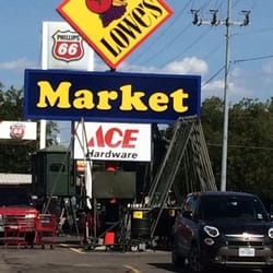 Lowe's Market - San Saba