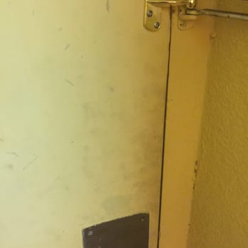 Days Inn by Wyndham Ocala West - How is this missed by housekeeping? - Hotels Near Me - Ocala, Florida Days Inn by Wyndham Ocala West - How is this missed by housekeeping? - Hotels Near Me - Ocala, Florida