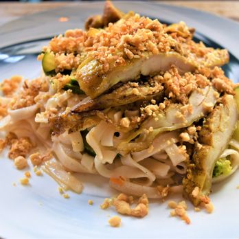 tata - Pad Thai with Chicken, 9,90€ - Vietnamese Near Me - Vienna, 9