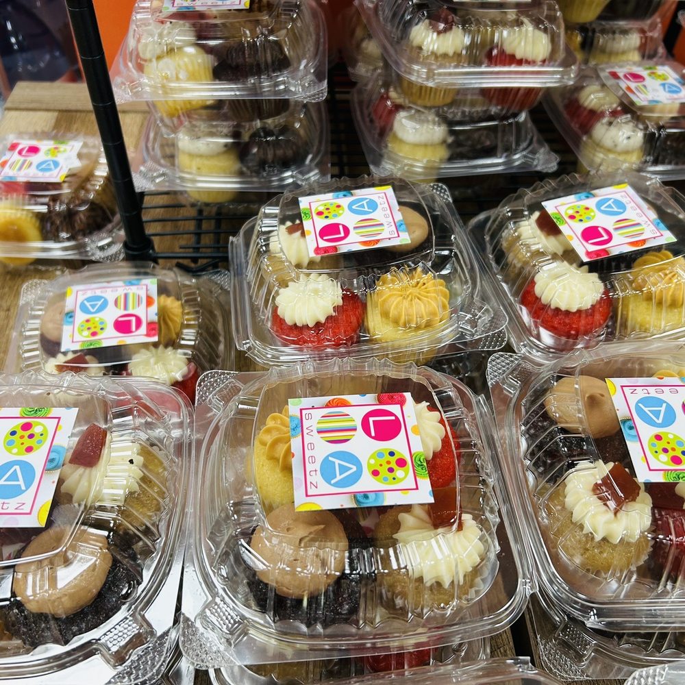 LA Sweetz - Mini cupcakes available in the Jackson Memorial Hospital cafeteria - Bakeries Near Me - South Miami, Florida LA Sweetz - Mini cupcakes available in the Jackson Memorial Hospital cafeteria - Bakeries Near Me - South Miami, Florida