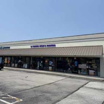La Tapatia - In a strip mall with a KARM store. Plenty of parking. Market & taqueria (with more than tacos!). - Mexican Near Me - Knoxville, Tennessee La Tapatia - In a strip mall with a KARM store. Plenty of parking. Market & taqueria (with more than tacos!). - Mexican Near Me - Knoxville, Tennessee