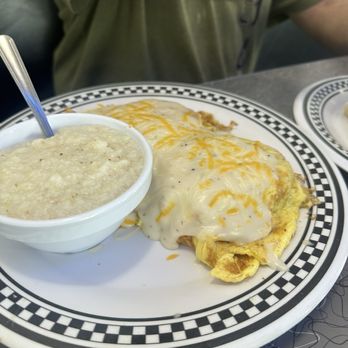 Local Diner - Gravy and an omelette - Breakfast & Brunch Near Me - Coppell, Texas Local Diner - Gravy and an omelette - Breakfast & Brunch Near Me - Coppell, Texas