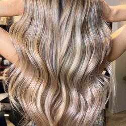 Roxy Seven Salon - Blonde hilight