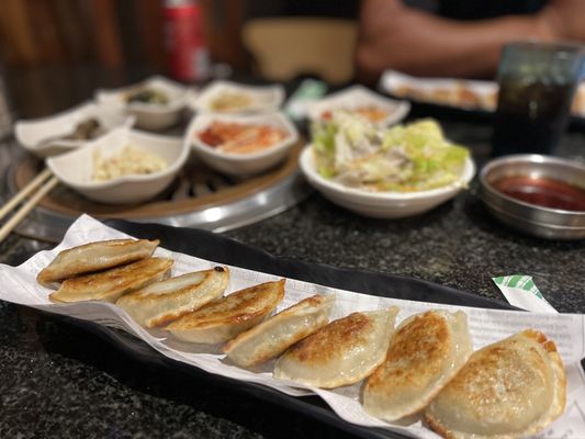 Myung jang and Obaltan restaurant by null