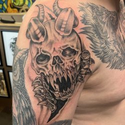 Big Daddy's Vicious Colors Tattoos & Piercings