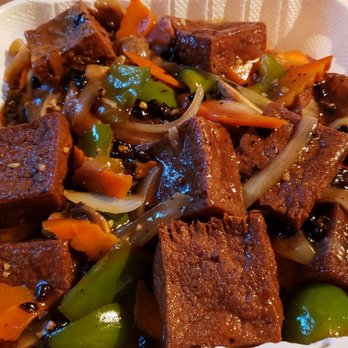 Red Ginger China Bistro - Chow fun w/black bean sauce ($13.50 + $1.50 for tofu). Not on menu, but they'll make it for you. Overcooked noodles. Meh overall. - Dim Sum Near Me - Shoreview, Minnesota