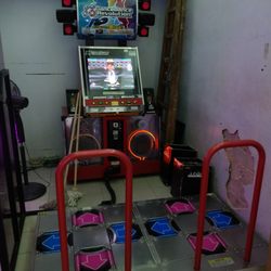 金禾遊戲機中心 - DDR A CRT cab in good condition