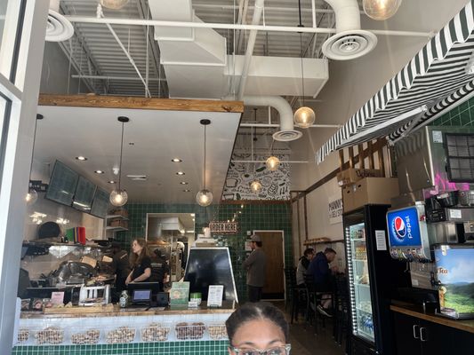 Manny's Deli Stop by null