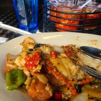 Royal YUM - Drunken noodles - Thai Near Me - Denton, Texas Royal YUM - Drunken noodles - Thai Near Me - Denton, Texas