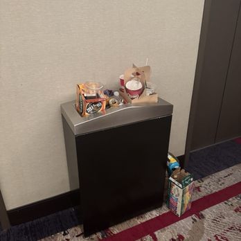 Nugget Casino Resort - Trash - Casinos Near Me - Sparks, Nevada Nugget Casino Resort - Trash - Casinos Near Me - Sparks, Nevada