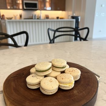 Manda’s Macs - a plate of macarons - Macarons Near Me Manda’s Macs - a plate of macarons - Macarons Near Me
