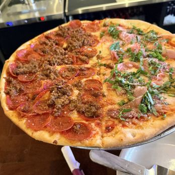 Five Points Pizza - West Nashville - Half "The Boss", half Dave's Pie Pizza. Whole good as hell. - Pizza Near Me - Nashville, Tennessee Five Points Pizza - West Nashville - Half "The Boss", half Dave's Pie Pizza. Whole good as hell. - Pizza Near Me - Nashville, Tennessee