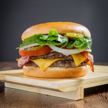 Todo Massas -  cheeseburger with bacon, lettuce, tomato, and cheese - Venezuelan Near Me - Orlando, Florida