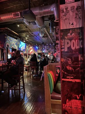 Barney's Beanery by null