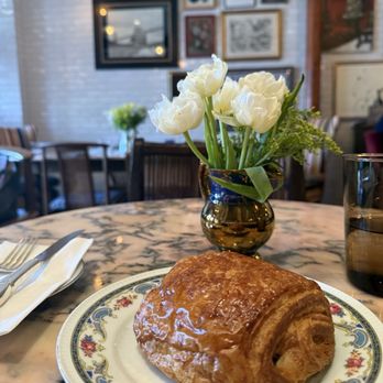The Pie Room by Curtis Stone - Bakeries Near Me - Beverly Hills, California The Pie Room by Curtis Stone - Bakeries Near Me - Beverly Hills, California