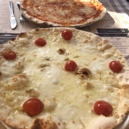 Bufala e pachino and margherita