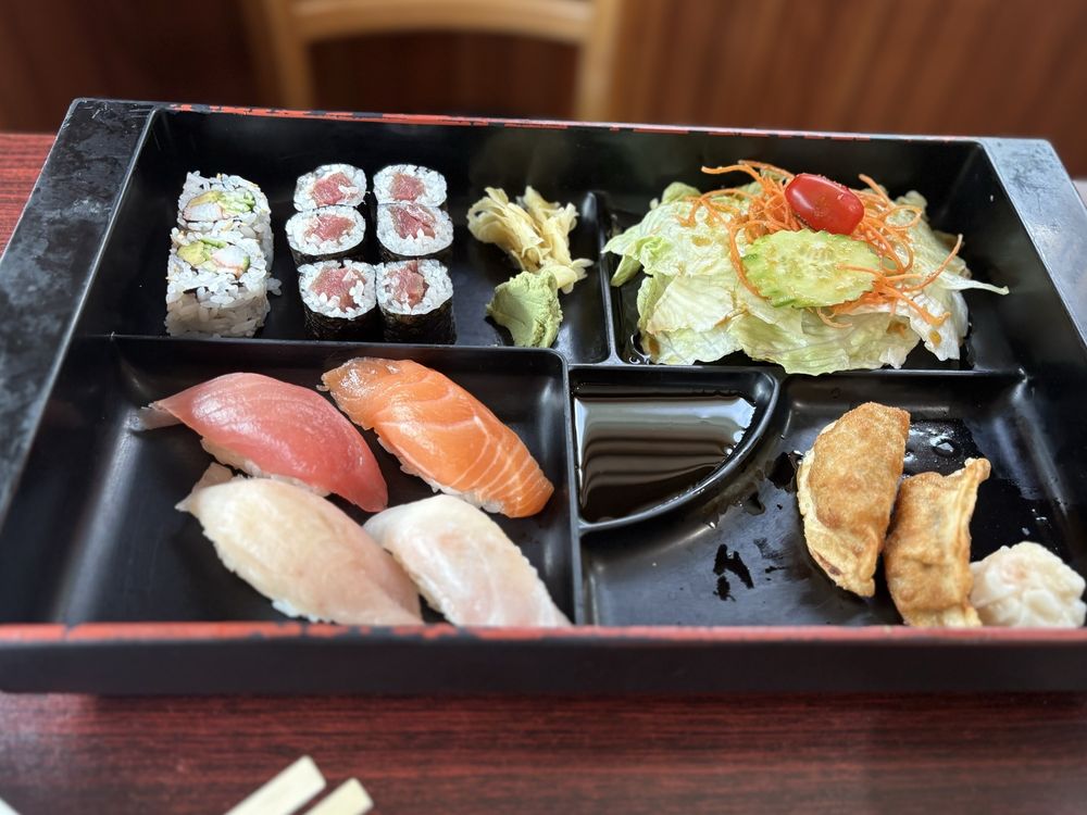 Tomi Sushi And Noodle Bar