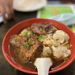 Yummy Yummy Noodles - Wonton Beef Slice Noodle Soup