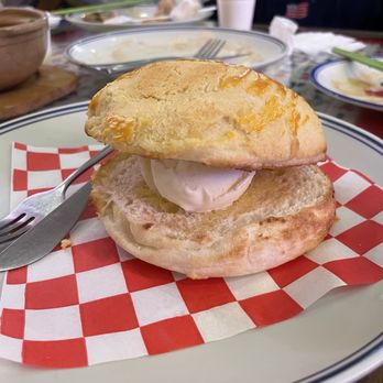 Mabu Hong Kong Cafe - Vanilla ice cream in pineapple bun 3/5 stars - Chinese Near Me - New York, New York