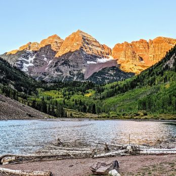 Maroon Bells Peaks - Maroon Bells at sunrise - Rock Climbing Near Me Maroon Bells Peaks - Maroon Bells at sunrise - Rock Climbing Near Me