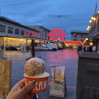 Salt & Straw - Front of store - Ice Cream & Frozen Yogurt Near Me - Seattle, Washington Salt & Straw - Front of store - Ice Cream & Frozen Yogurt Near Me - Seattle, Washington