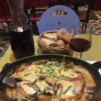 Chez Gladines - Veal special, wine.  Me, myself and I loved it. - Basque Near Me - Paris, 75