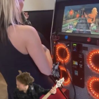 Maggie Mae's - Guitar hero - Pubs Near Me - Leander, Texas