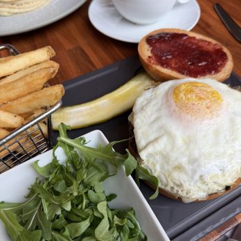 MKT Restaurant and Bar - Breakfast Burger - New American Near Me - San Francisco, California