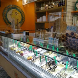Gelarmony - Interno con bancone "classico"
