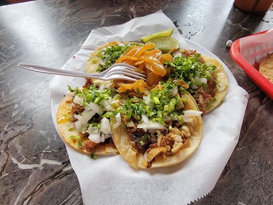 Tacos Y Mariscos El Amigo by null