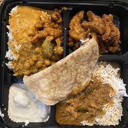 Grocerind & Inis Kitchen - Combo plate of everything on the daily menu