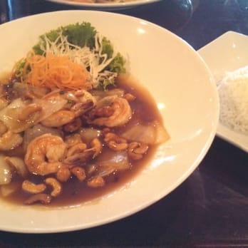 Chaba Thai Bistro - Pad cashew with shrimp - Thai Near Me - Beaumont, Texas