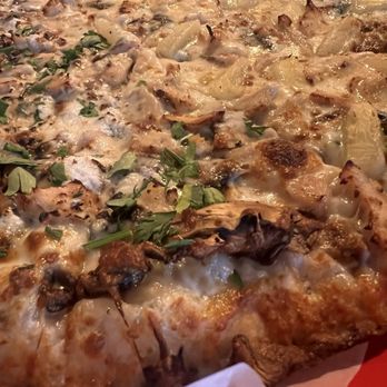 SLIVER Pizzeria- Lafayette - Half pineapple / half chicken with mushrooms - Pizza Near Me - Lafayette, California SLIVER Pizzeria- Lafayette - Half pineapple / half chicken with mushrooms - Pizza Near Me - Lafayette, California