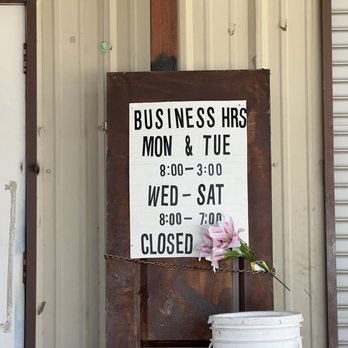Taco Damian's - a sign for business hours - Mexican Near Me - Gatesville, Texas Taco Damian's - a sign for business hours - Mexican Near Me - Gatesville, Texas