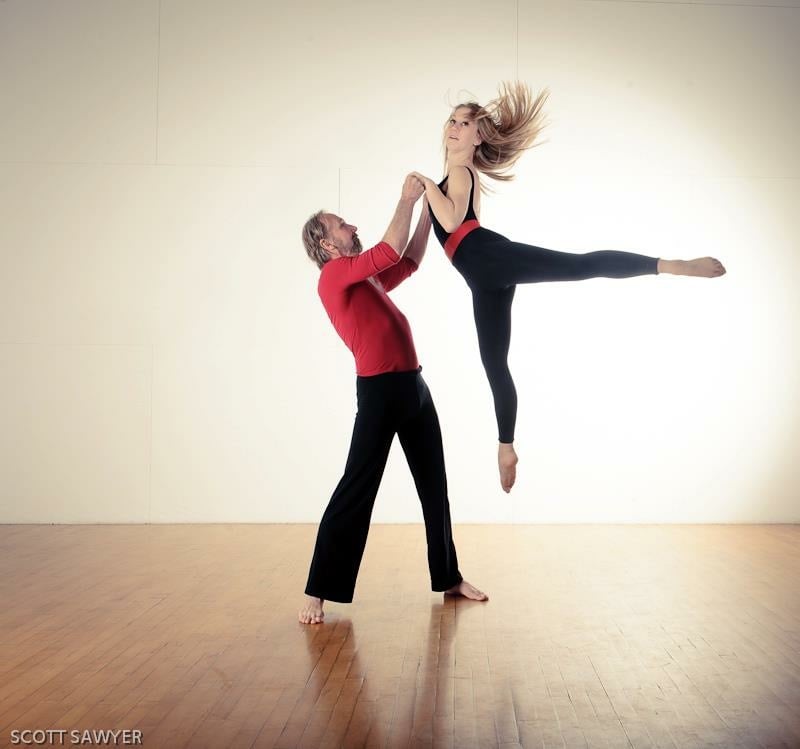 Dewell Dance Logo