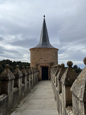 Alcázar de Segovia by null