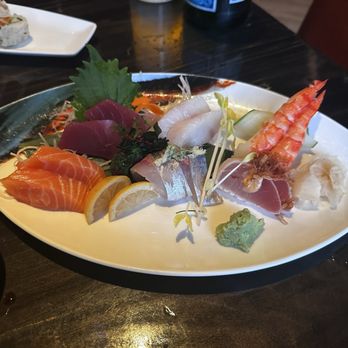 Yellowtail Japanese Restaurant & Lounge - sashimi platter - Japanese Near Me - Las Vegas, Nevada Yellowtail Japanese Restaurant & Lounge - sashimi platter - Japanese Near Me - Las Vegas, Nevada