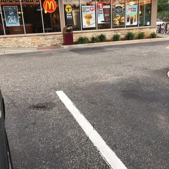 McDonald's - Can you see the trash can full outside? - Fast Food Near Me - Odessa, Florida