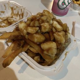 Sausage poutine