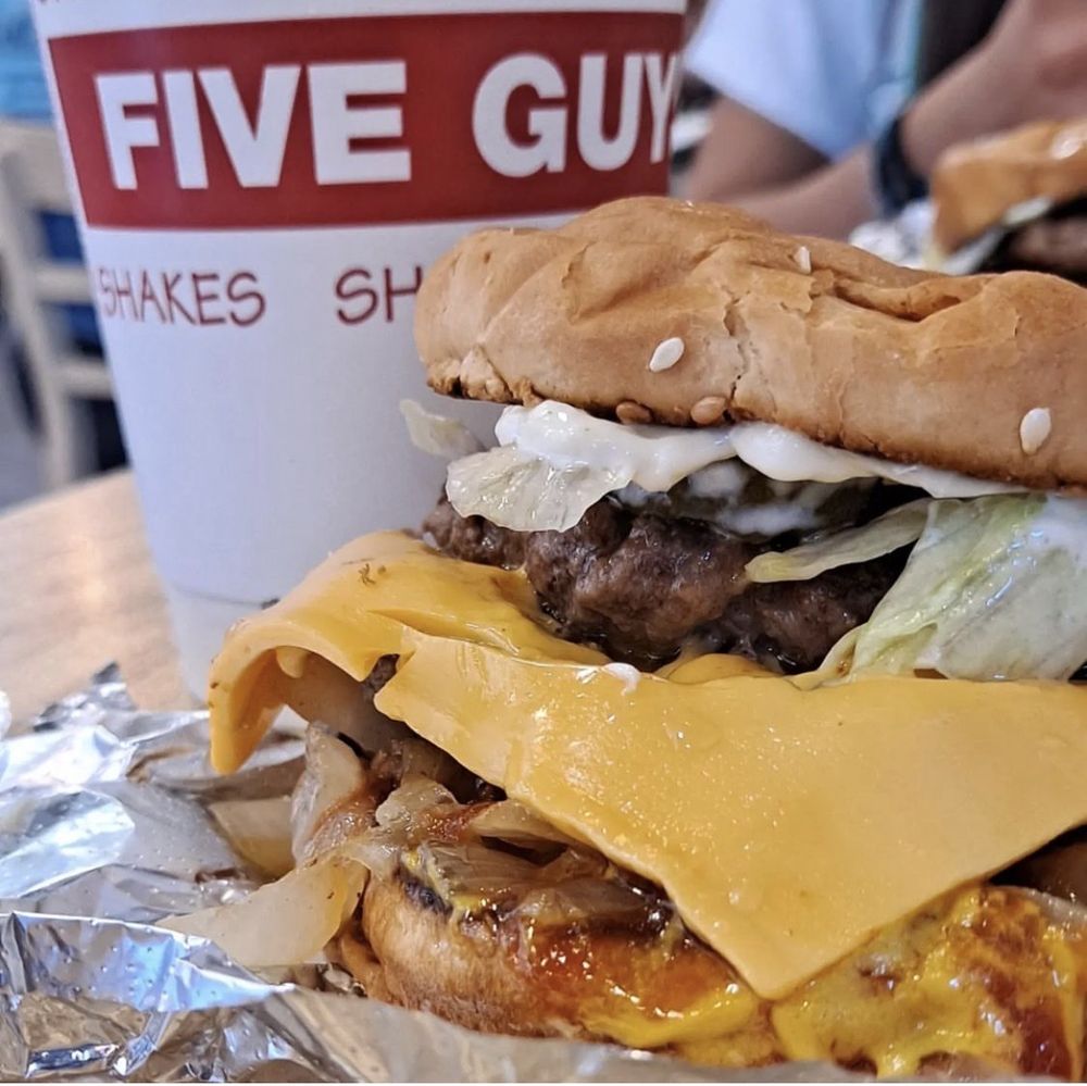 FIVE GUYS Updated June 2024 37 Photos & 36 Reviews 235 W Quinn Rd