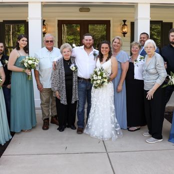 1. WG Miller Creations Florist Studio