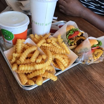 Shake Shack Glendale - Burgers Near Me - Glendale, California Shake Shack Glendale - Burgers Near Me - Glendale, California